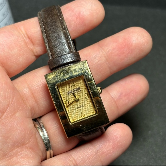 joan rivers classic Ladies Watch Quartz Gold Tone Working With New Battery - Picture 1 of 13